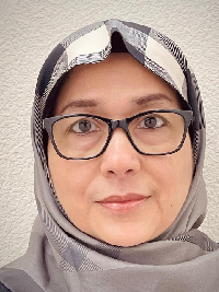 dr-Zakia-i
